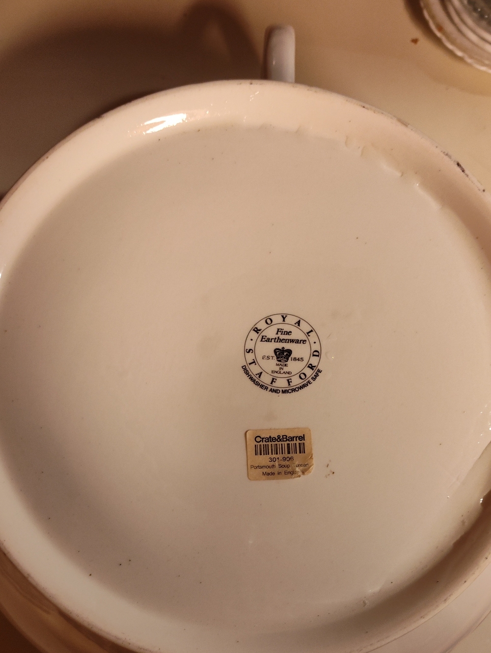 Crate&Barrel Cream Ceramic Covered Soup Tureen with Beaded Rim - Picture 5 of 8